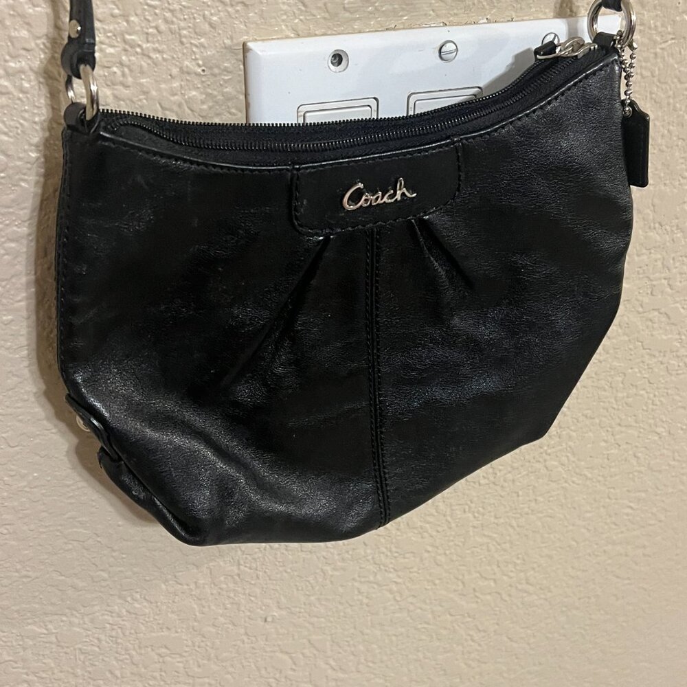 Coach Black Leather Pleated Crossbody Swingpack Purse Purple Satin Interior